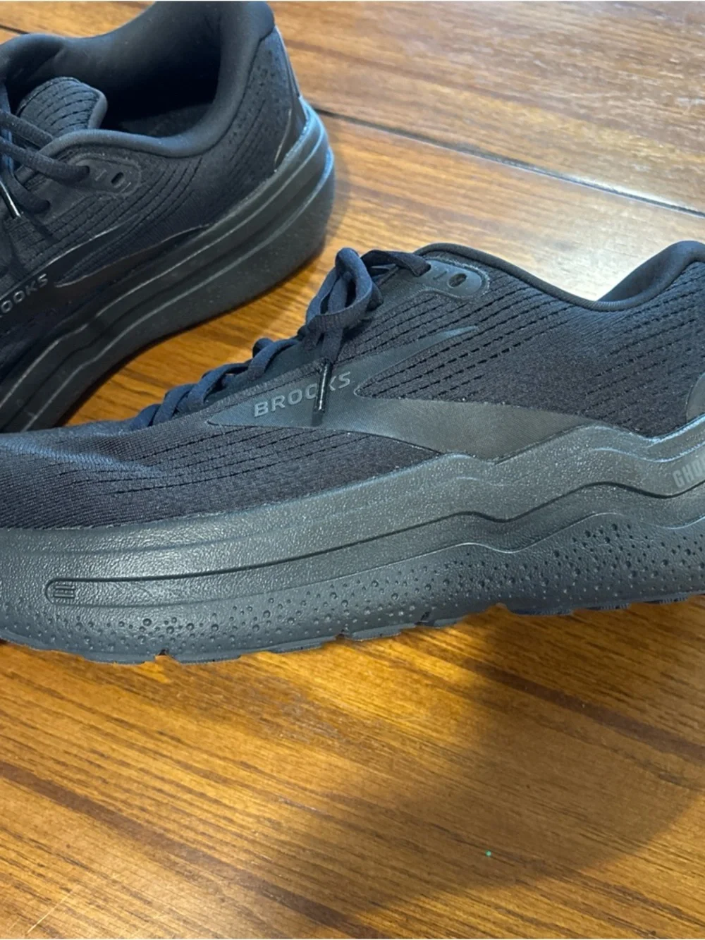 Brooks Ghost Max 2 Athletic Shoes - Picture 2 of 16
